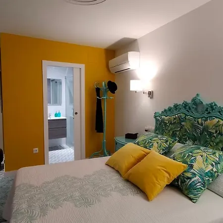 Blaucel Cafe I Habitacions *